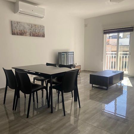 F10 Modern And Bright Apartment In Malta 姆西达 外观 照片